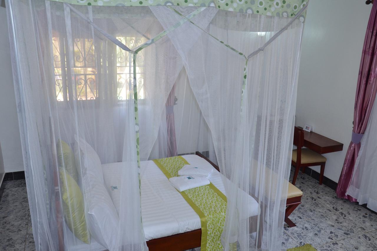 Sheevy"S Bed N Breakfast Fort Portal Экстерьер фото